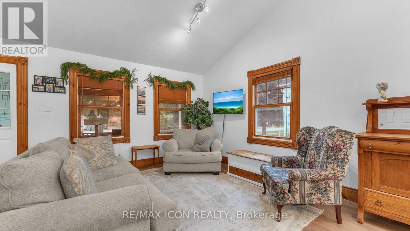 158 BROADWAY STREET - 7