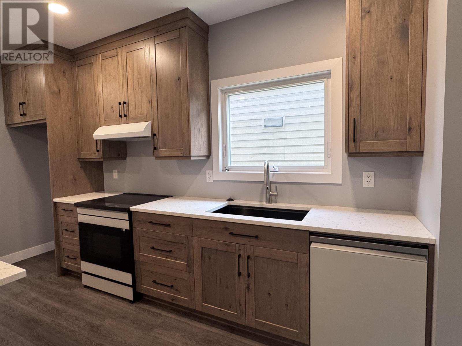 128 Third ST W - Image 16