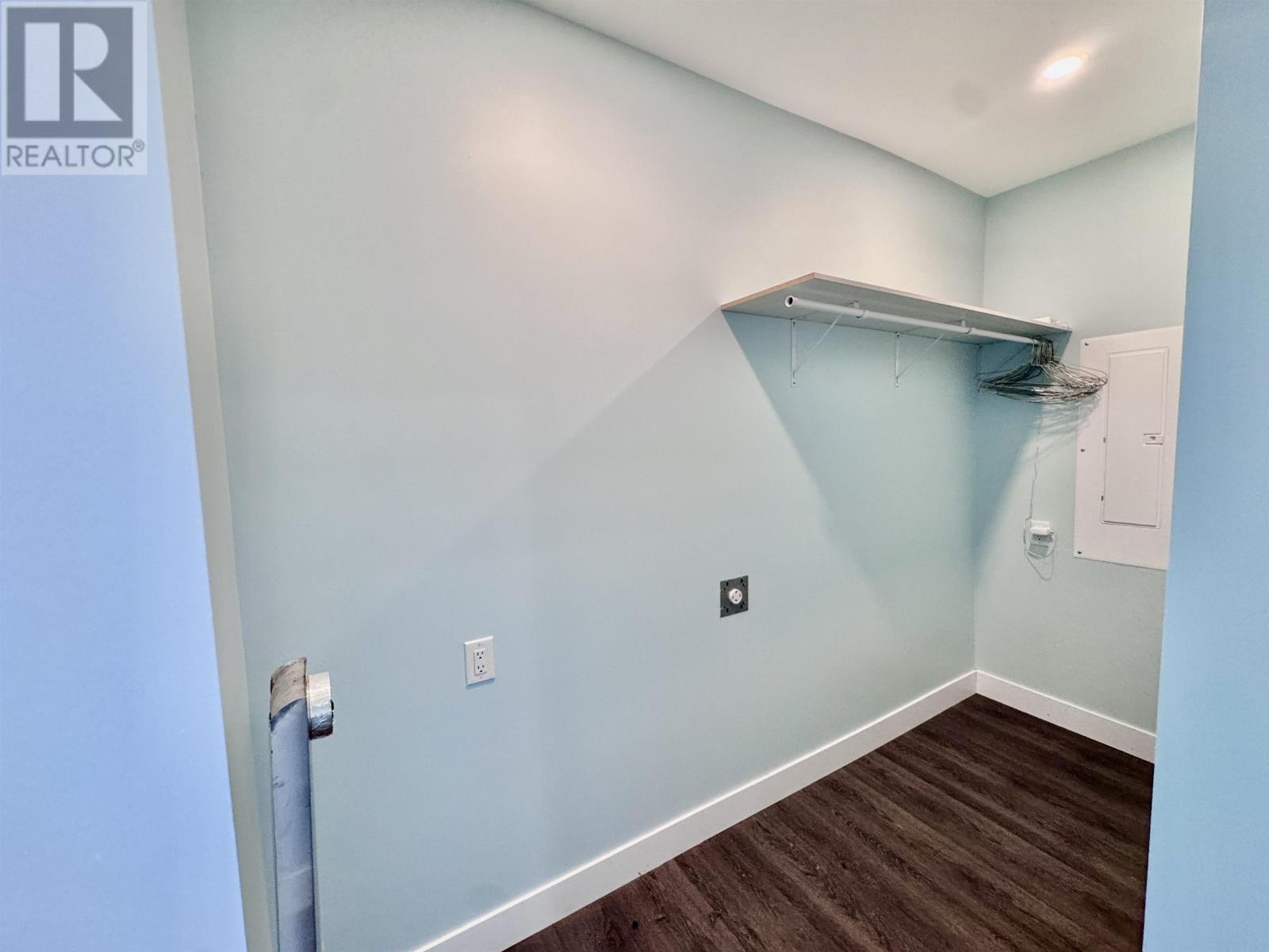 128 Third ST W - Image 21
