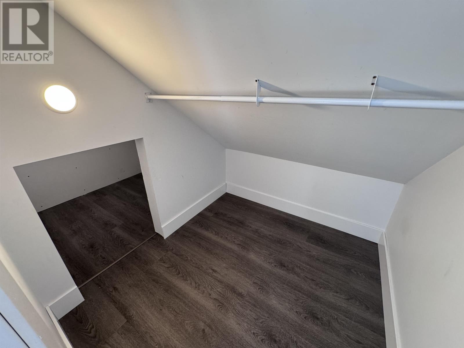 128 Third ST W - Image 32