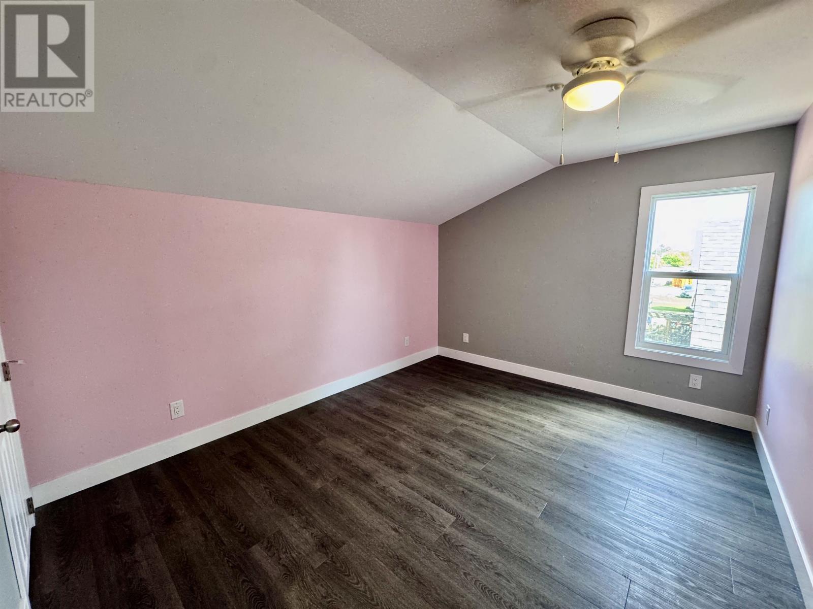 128 Third ST W - Image 36