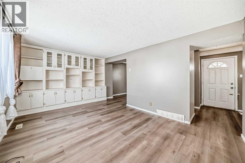 35 Nash, Red Deer