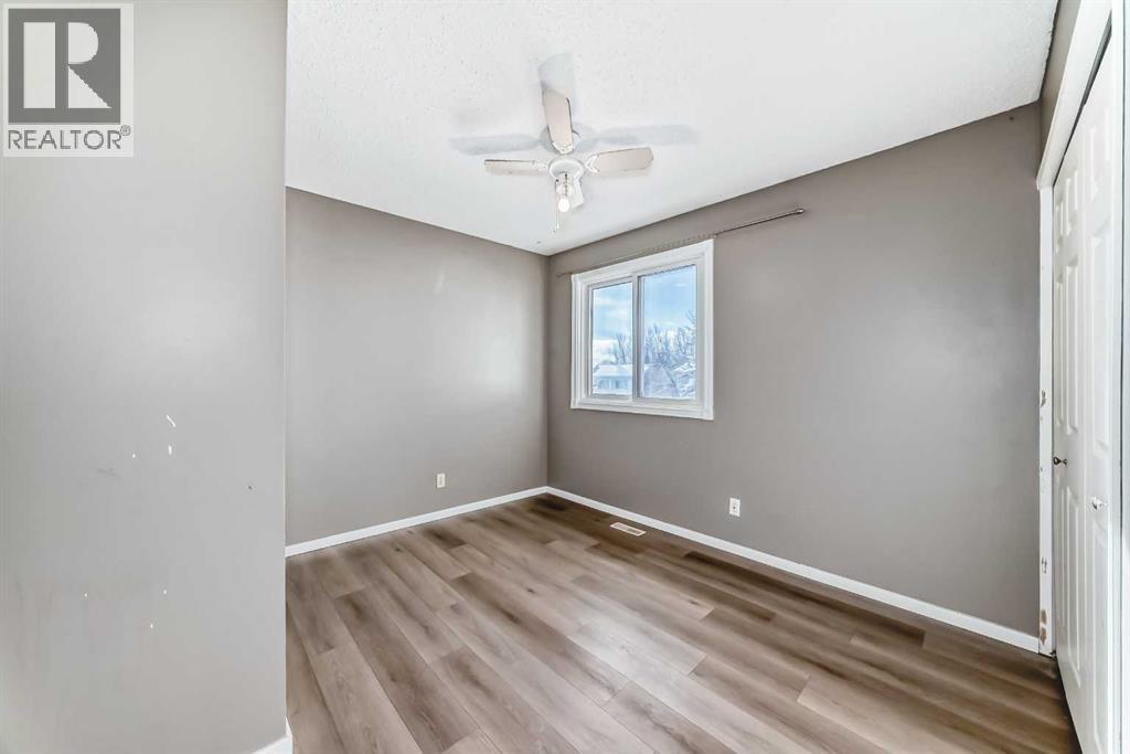35 Nash, Red Deer