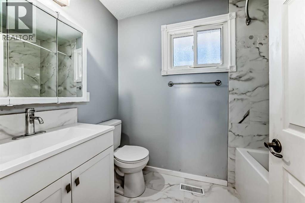 35 Nash, Red Deer