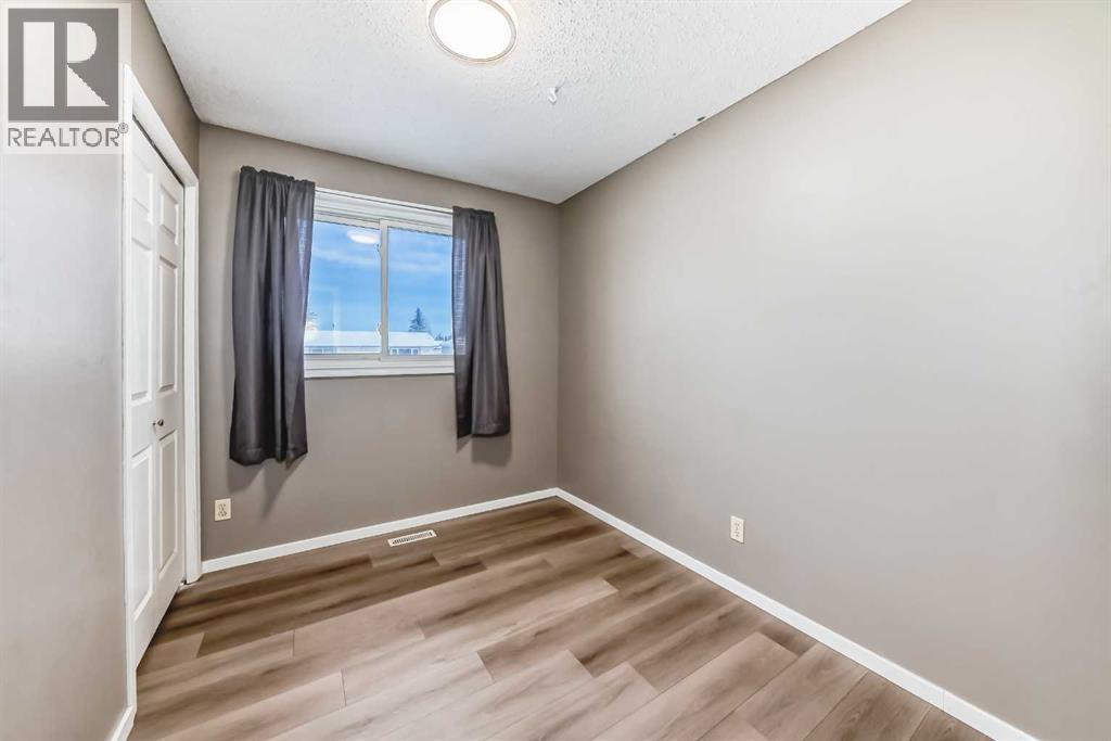 35 Nash, Red Deer