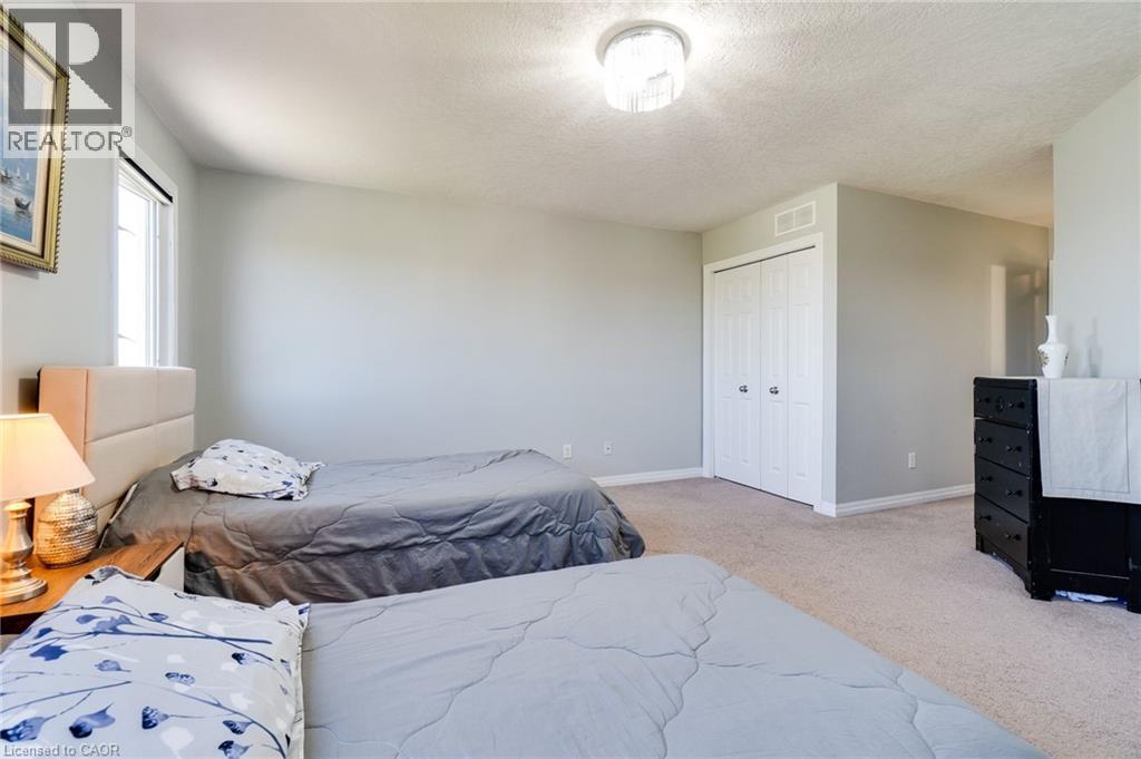 928 DUNBLANE Court - Image 28