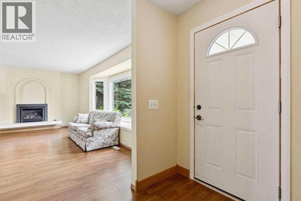 6452 Silver Springs Way NW, Silver Springs, Calgary photo 3