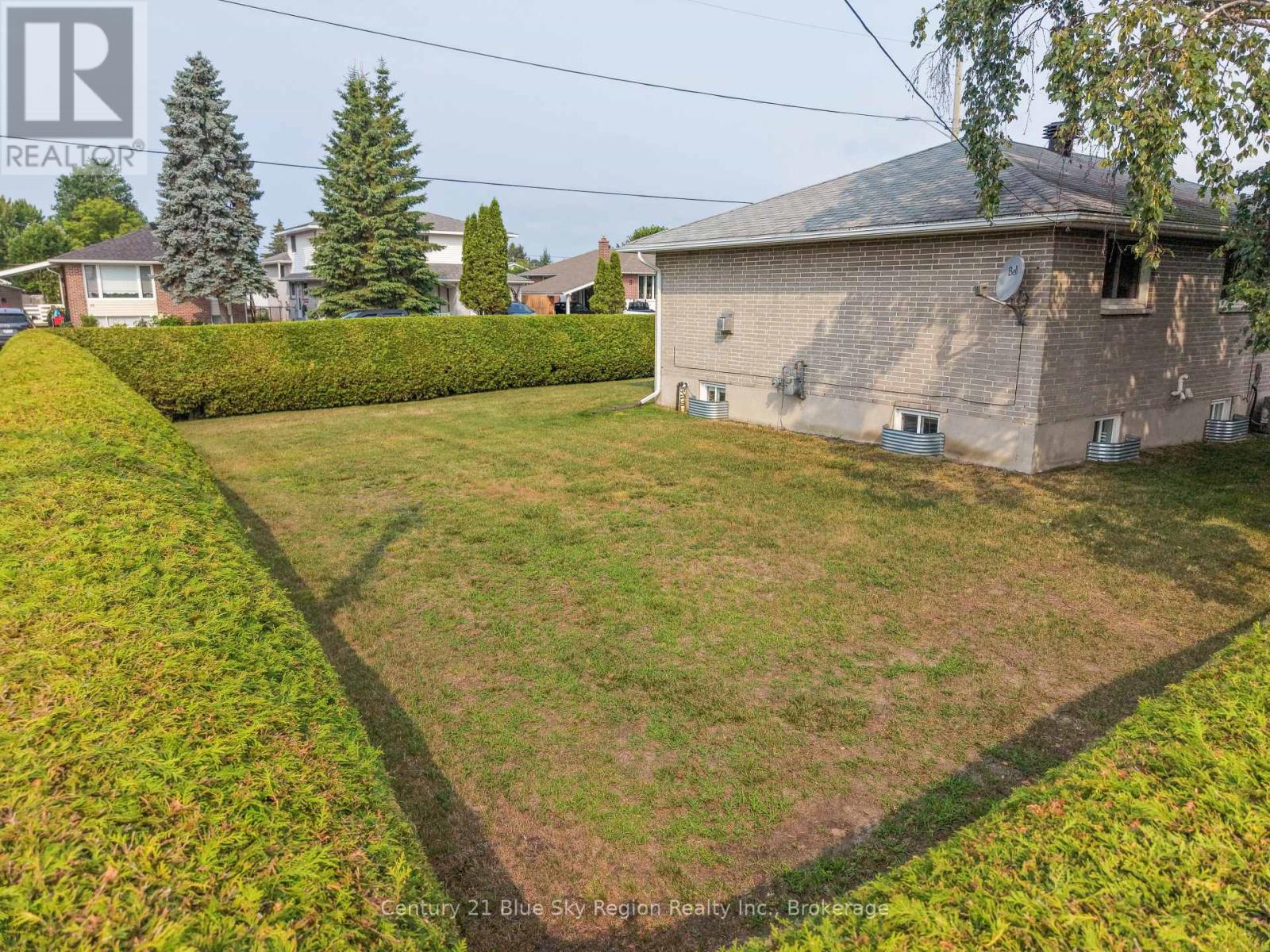 10 STRATHCONA DRIVE - 2