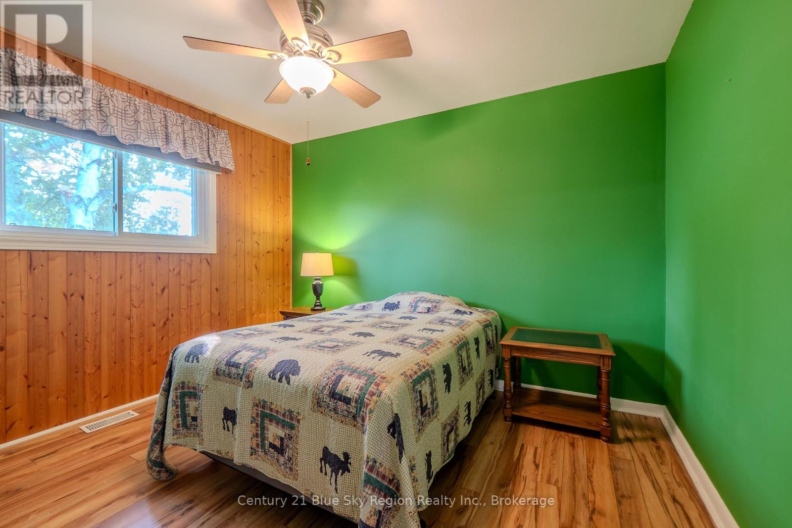 10 STRATHCONA DRIVE - 22