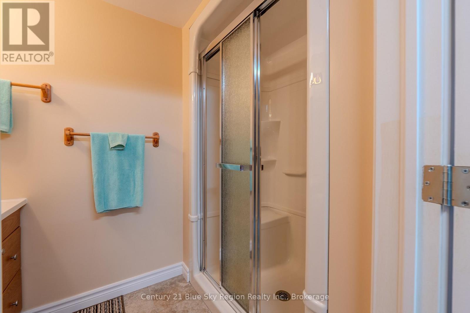 10 STRATHCONA DRIVE - 31