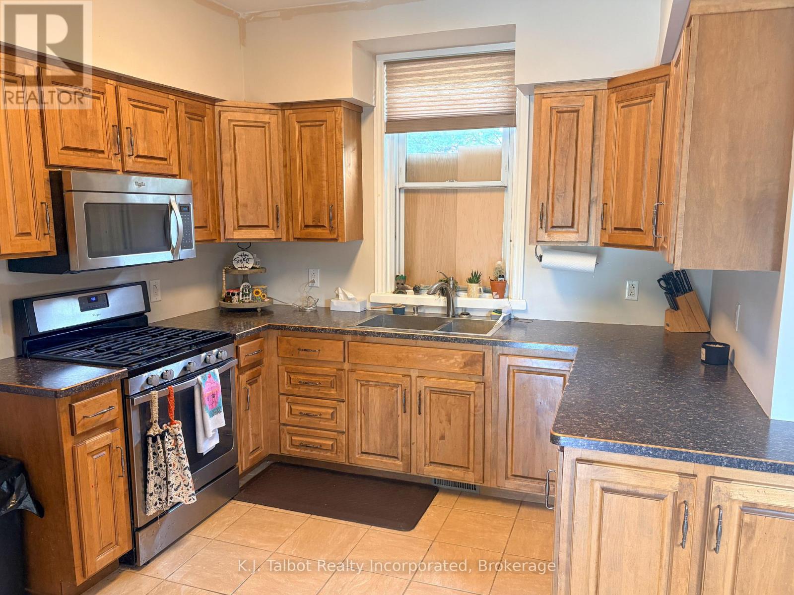 342 JOHN STREET - 10