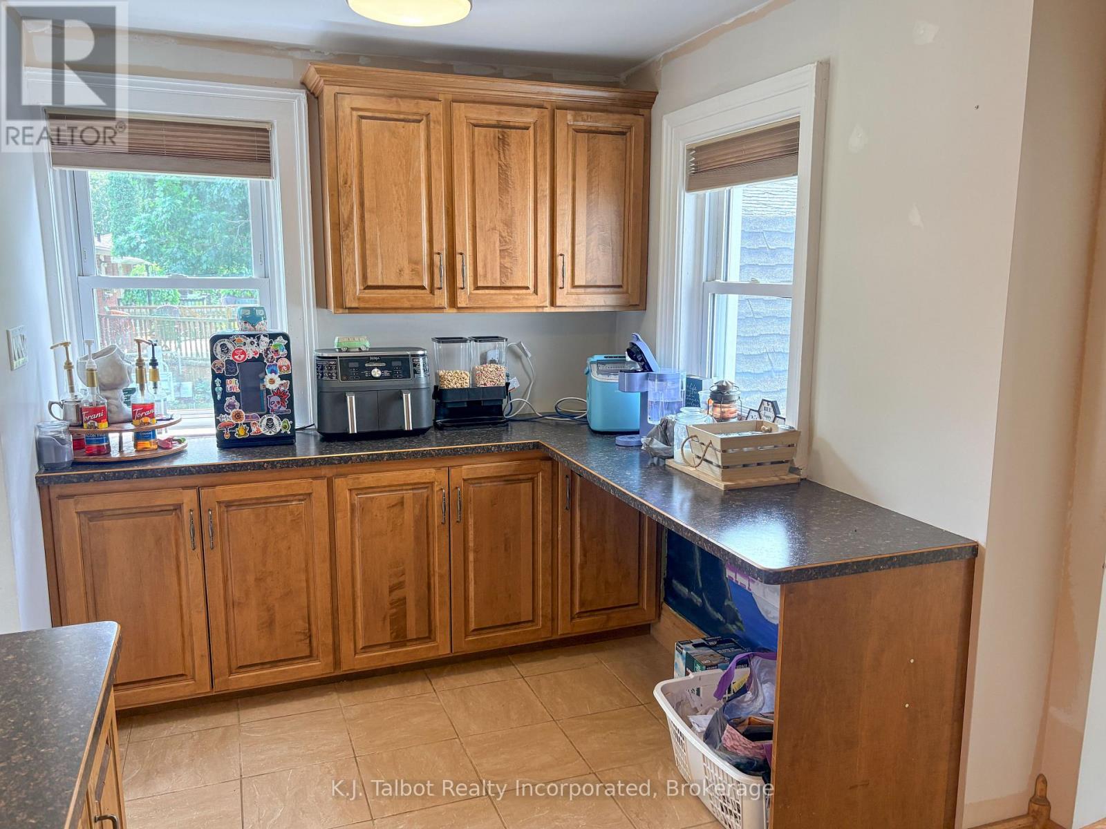 342 JOHN STREET - 12
