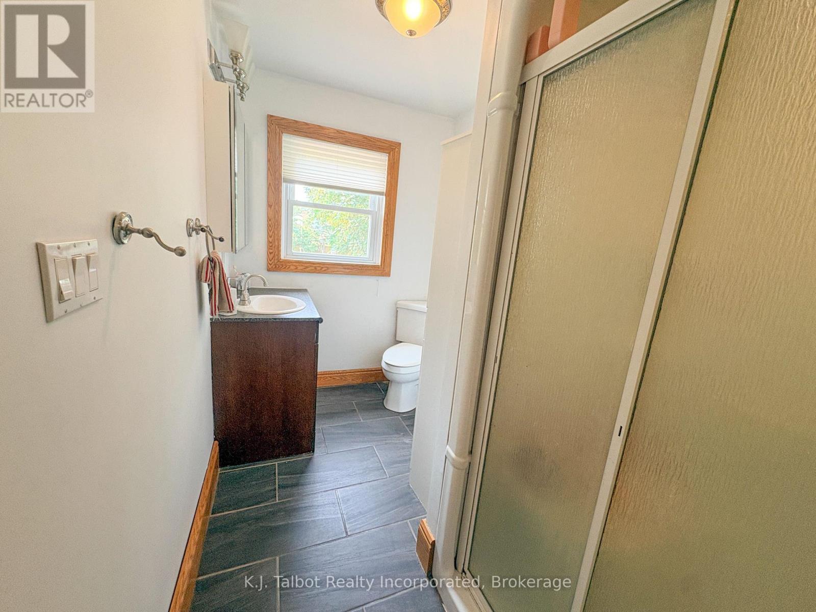342 JOHN STREET - 17