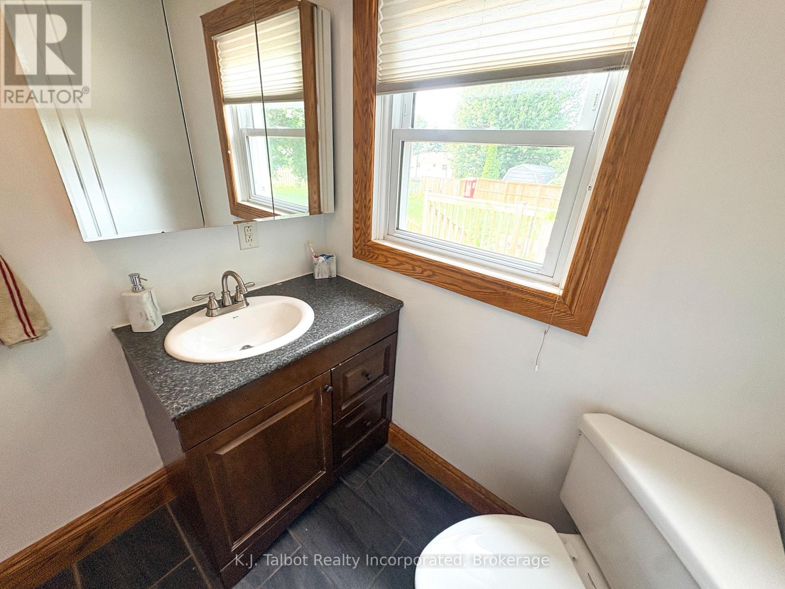 342 JOHN STREET - 18