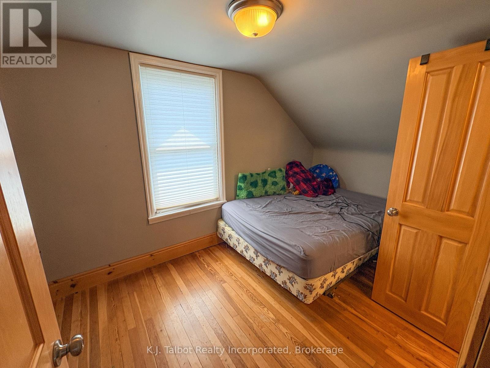 342 JOHN STREET - 22