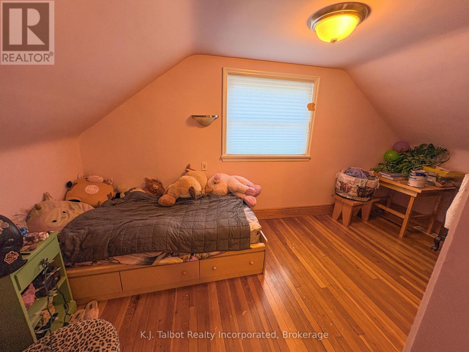 342 JOHN STREET - 25