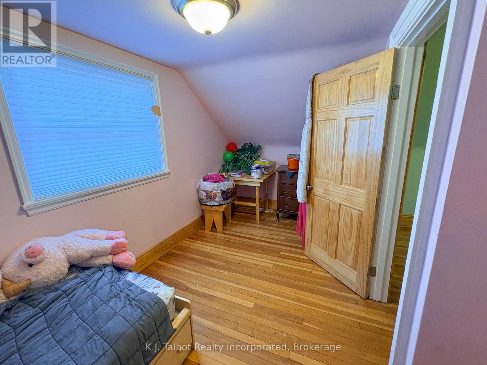 342 JOHN STREET - 27
