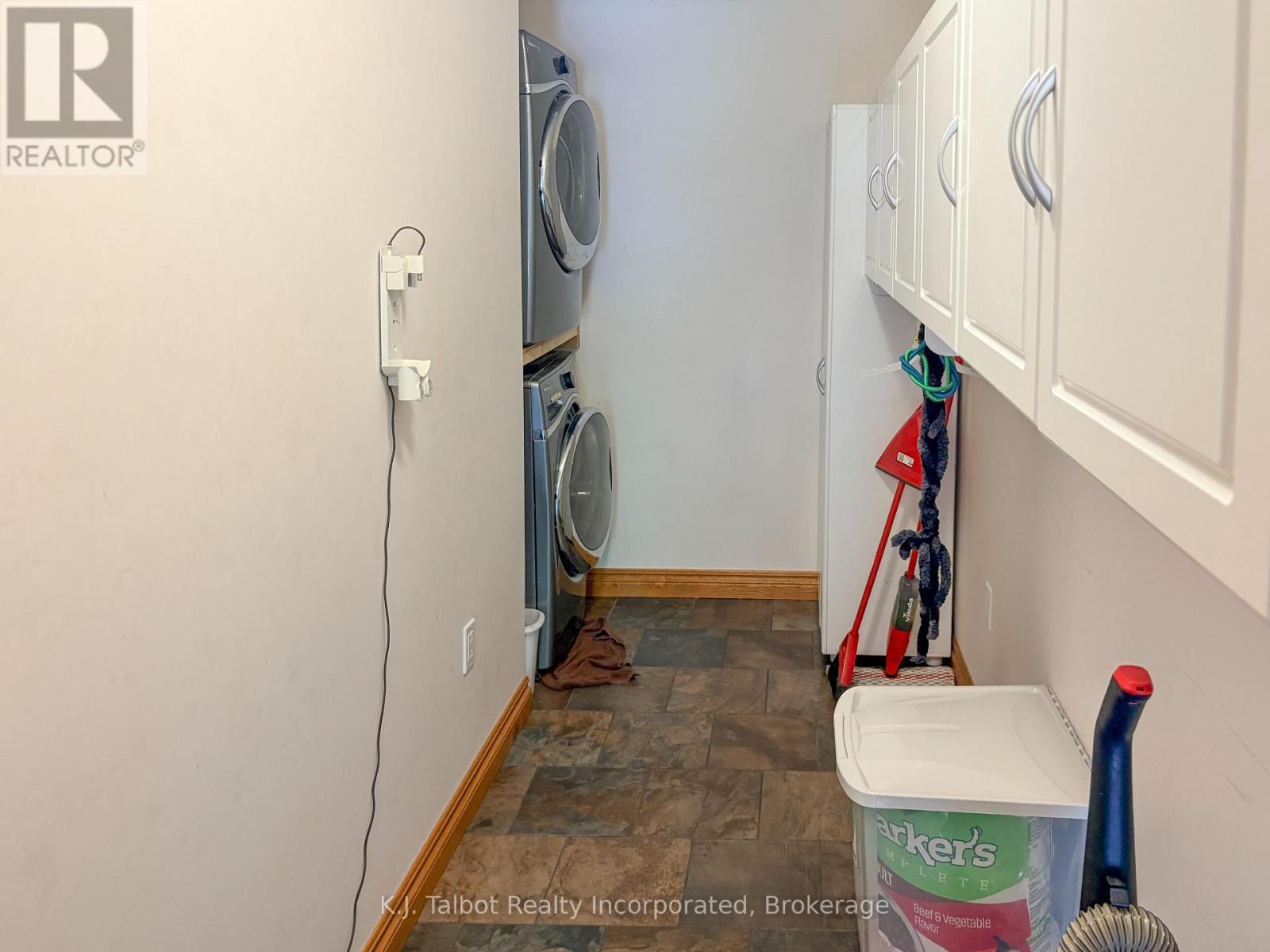 342 JOHN STREET - 4
