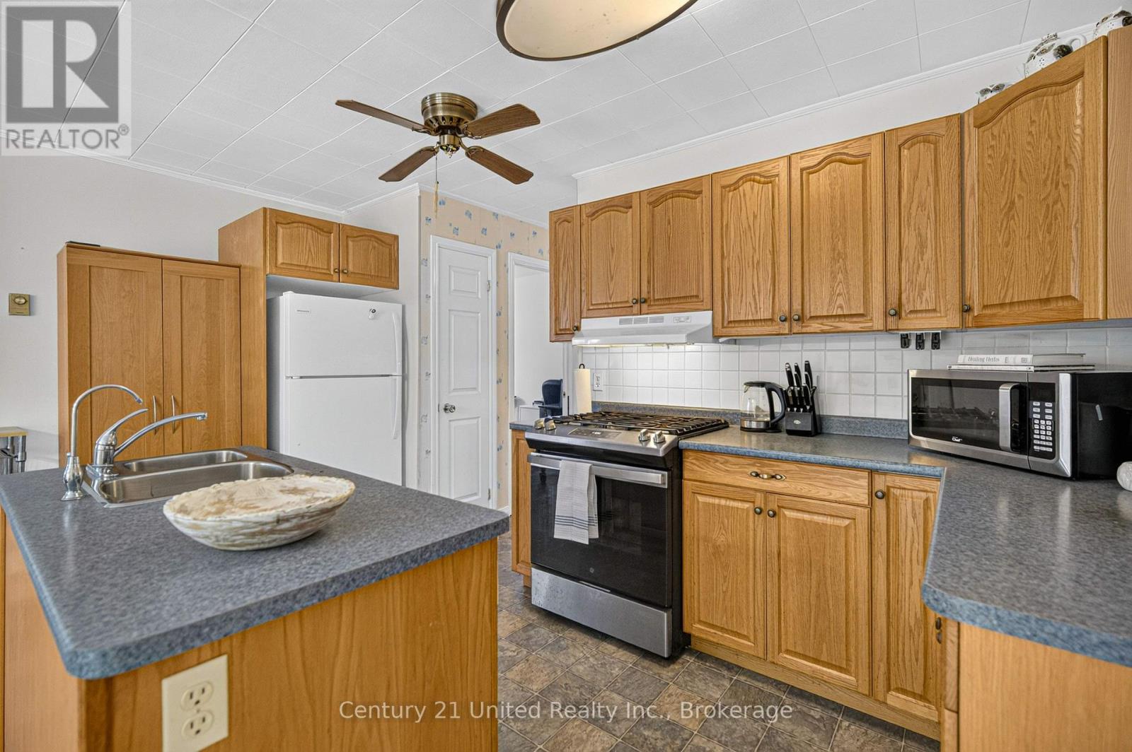 147 CEDAR DRIVE - 11