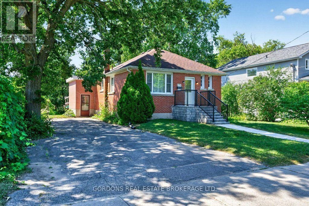 132 JOSEPH STREET - 4