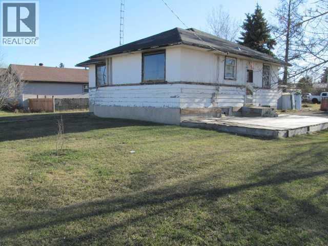 602 5th Ave Avenue, Beaverlodge — photo 3