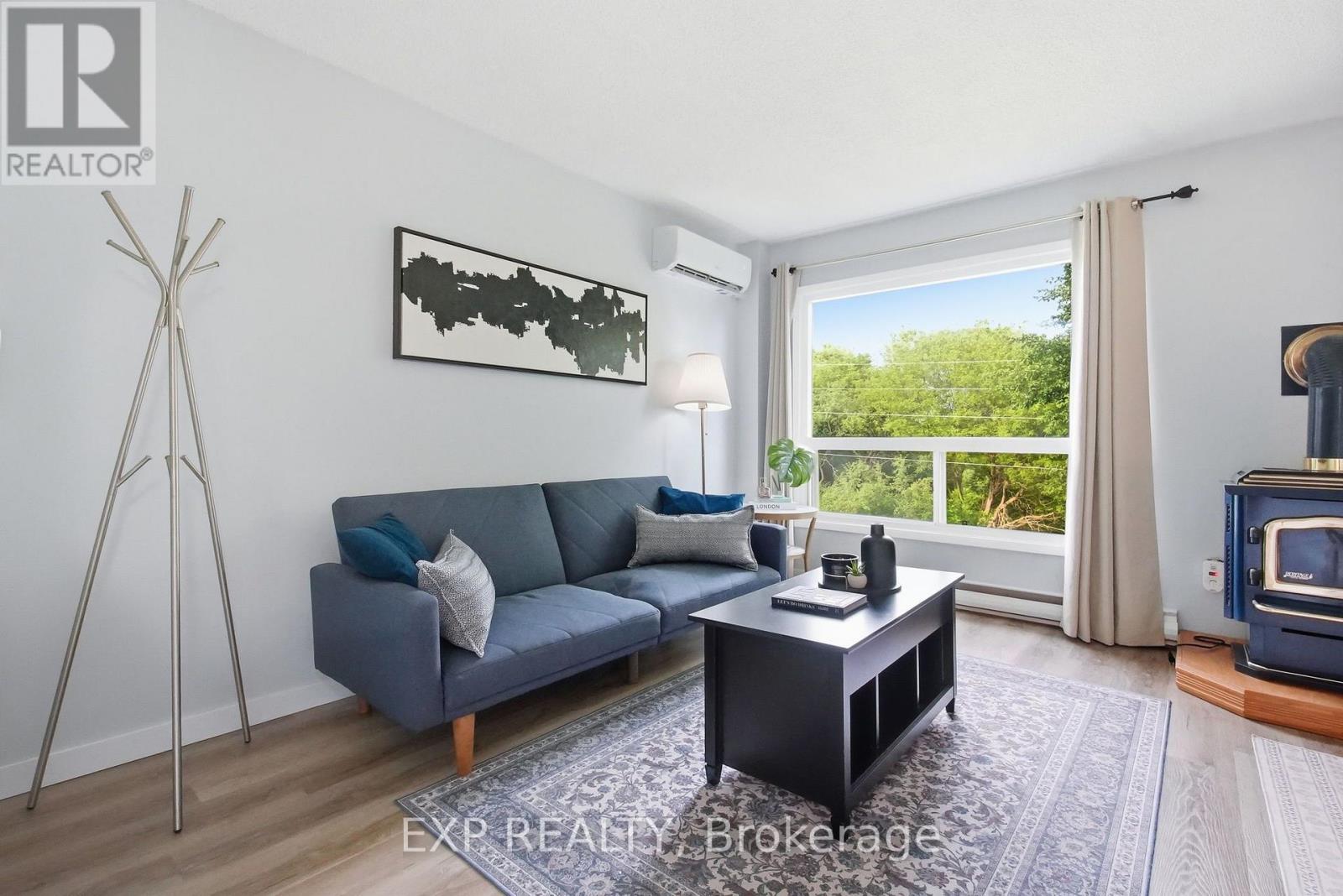 64 PARKLANE CIRCLE - 11