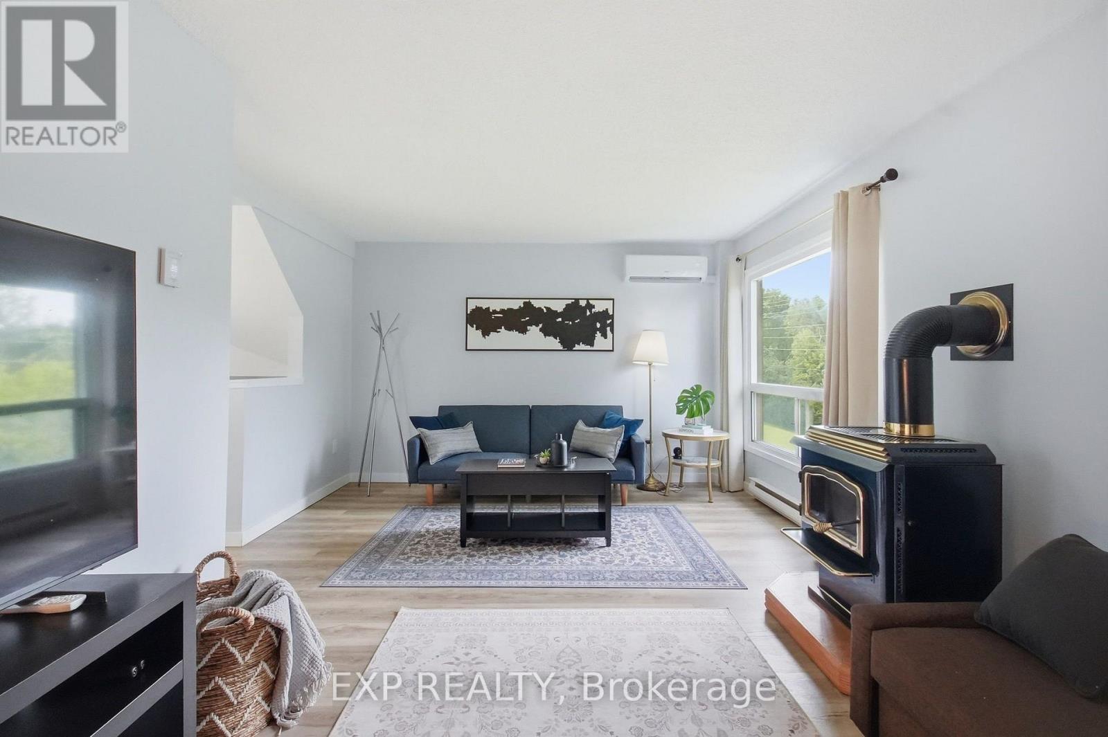 64 PARKLANE CIRCLE - 12
