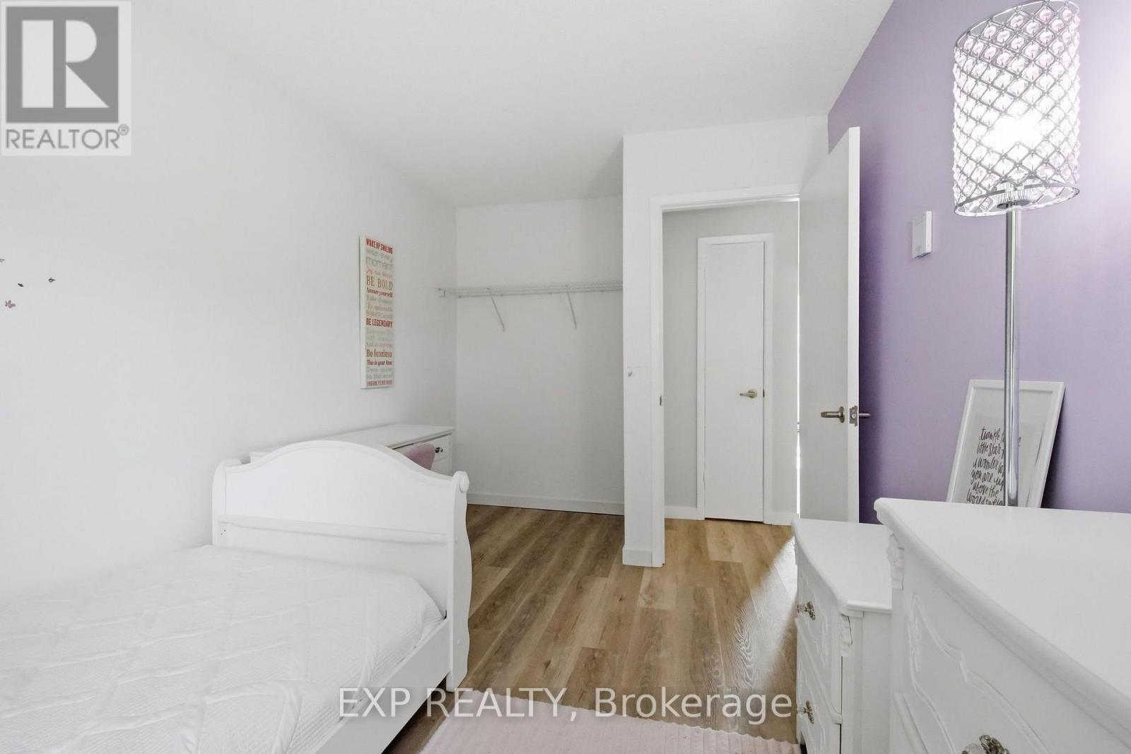 64 PARKLANE CIRCLE - 15