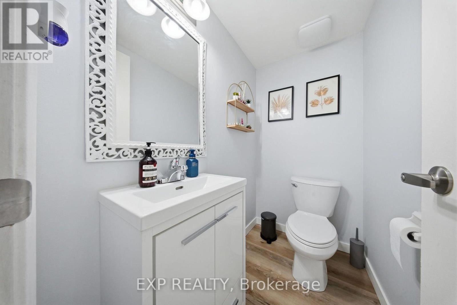 64 PARKLANE CIRCLE - 22