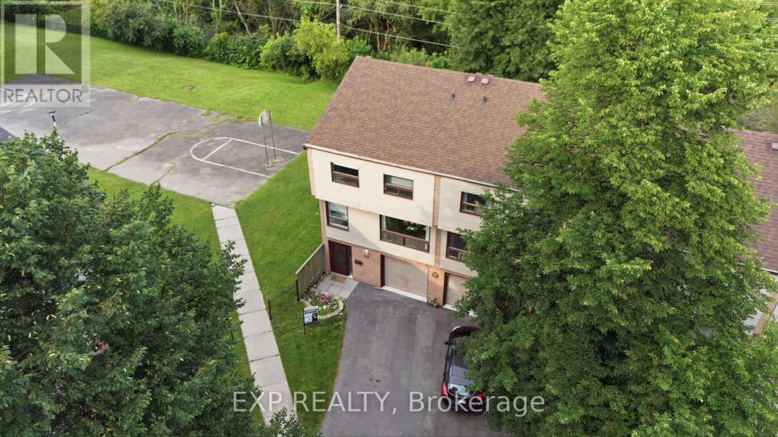 64 PARKLANE CIRCLE - 36