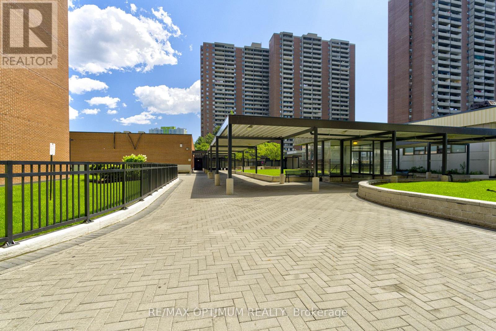 #2110 5 MASSEY SQUARE - 3