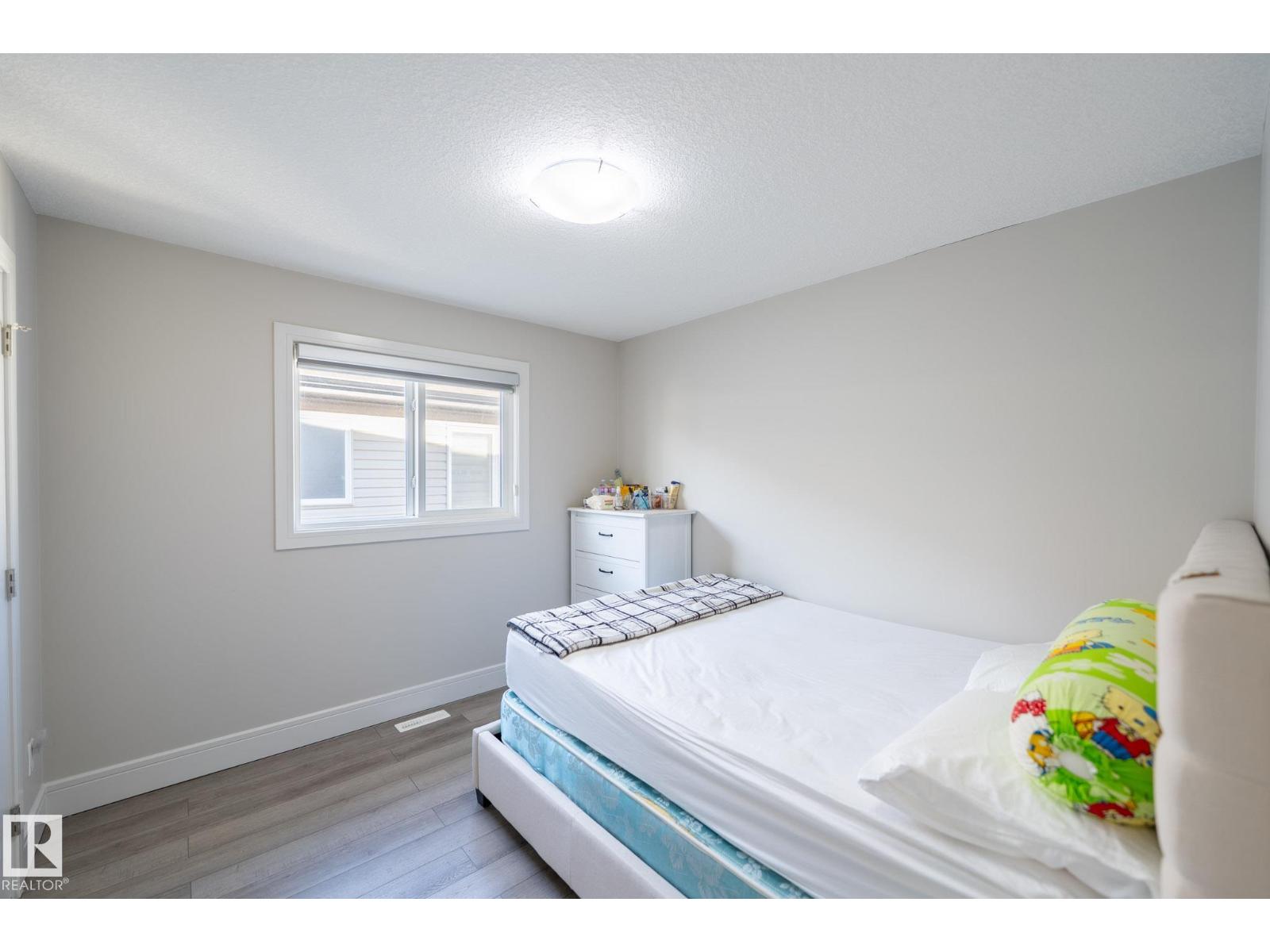 3623 8 ST NW - 30