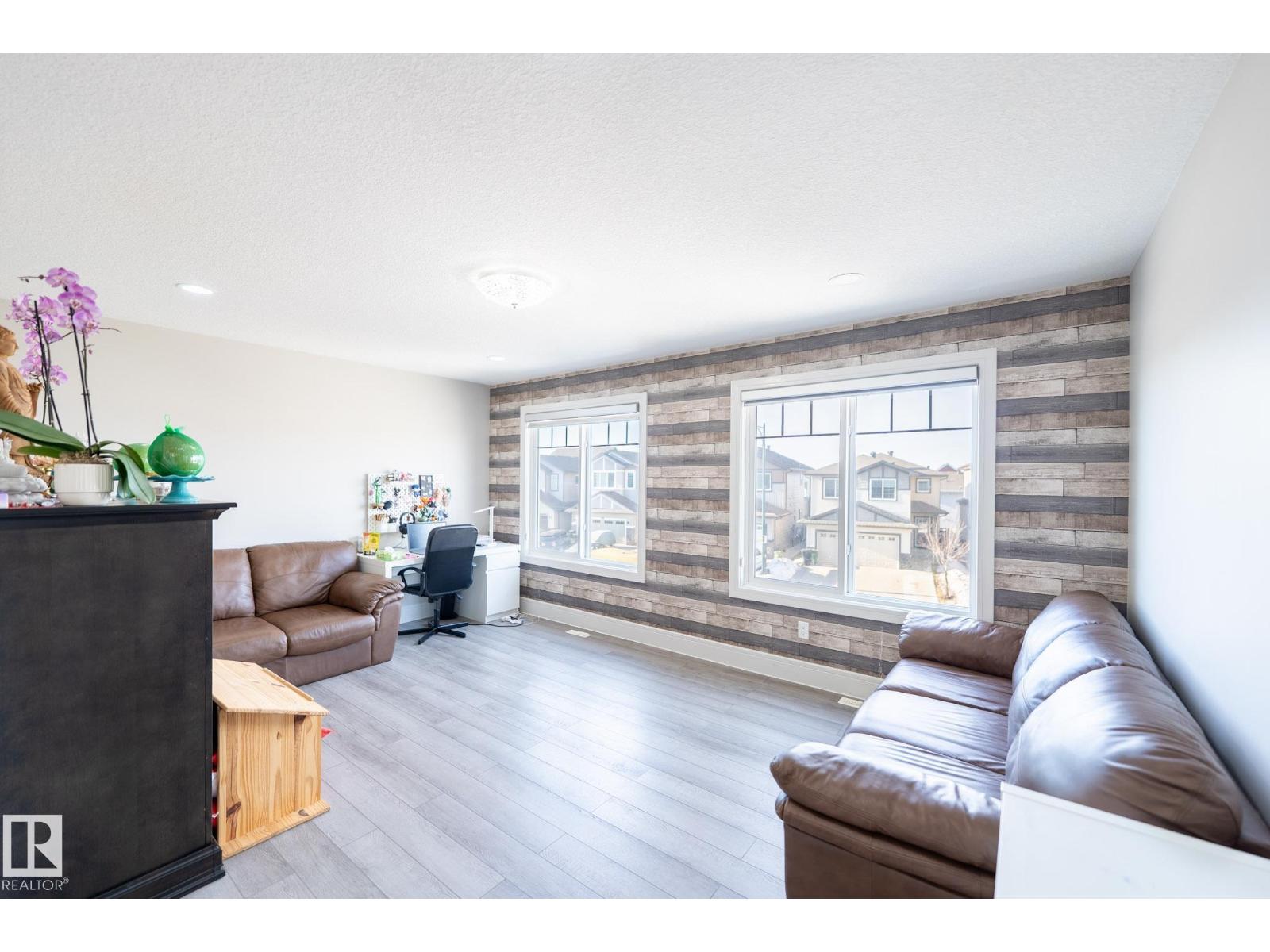 3623 8 ST NW - 35