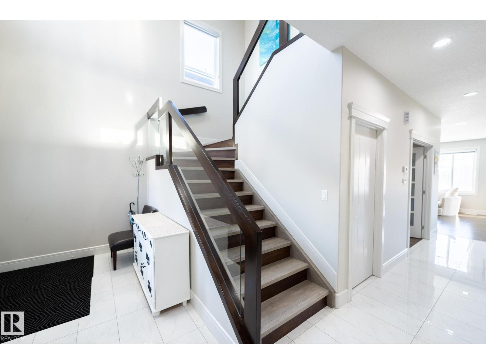 3623 8 ST NW - 6
