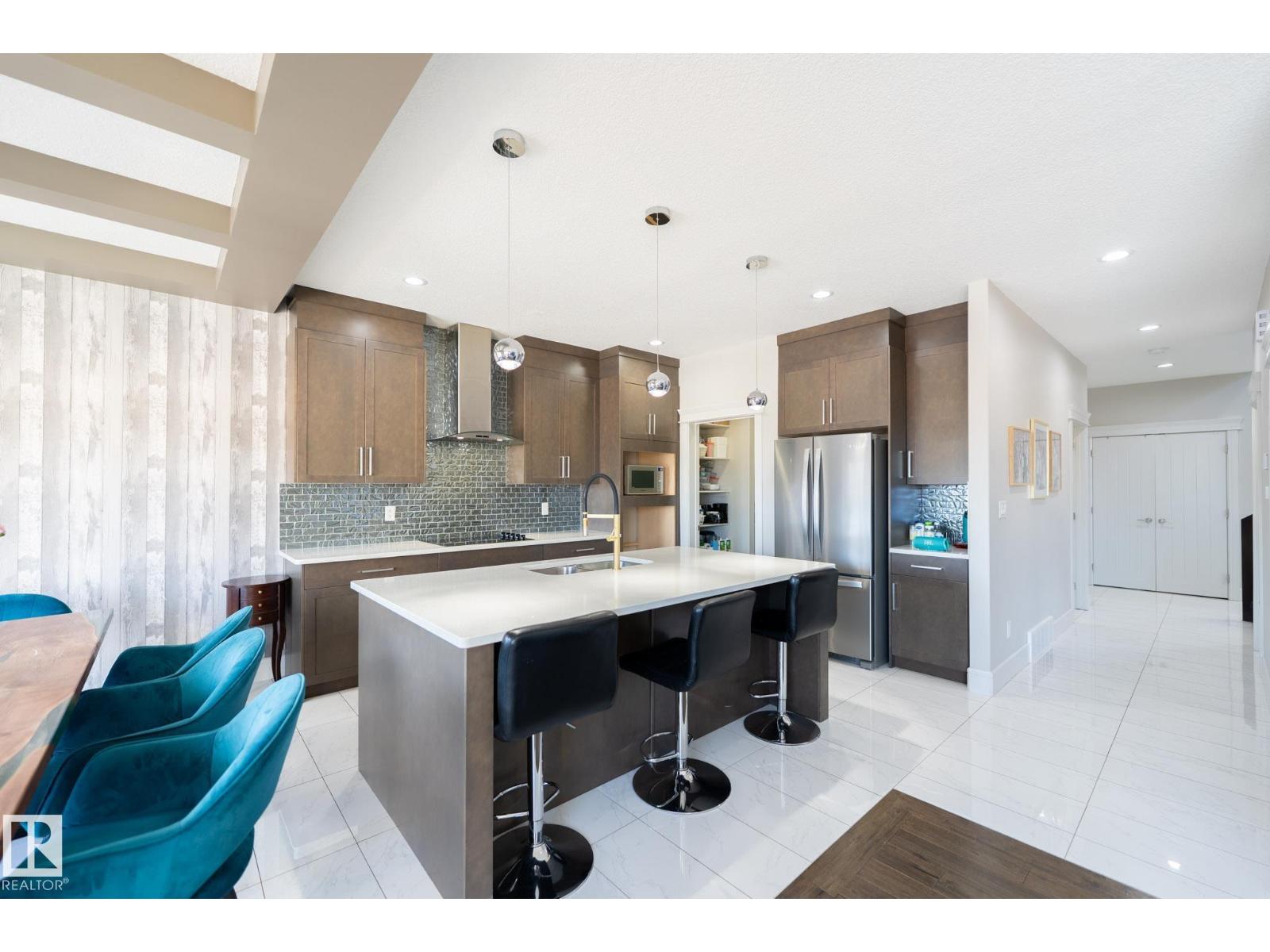 3623 8 ST NW - 7