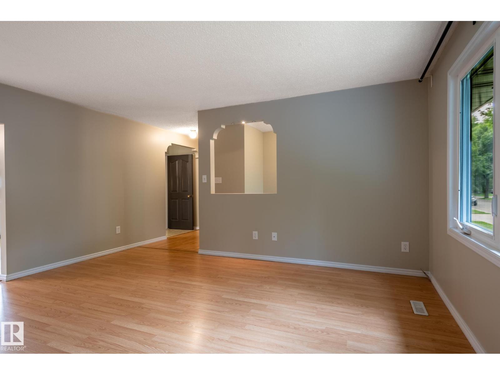 29 Fawcett CR - Image 11