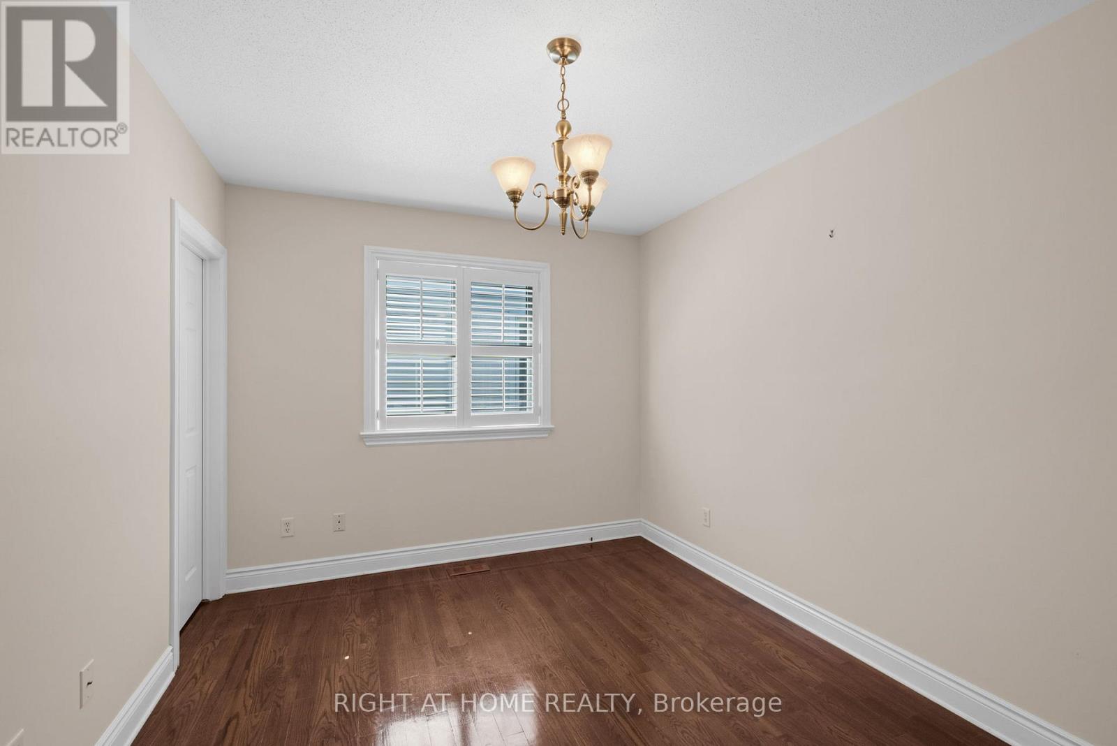 3 Bed, 3 Bath House for Sale in Ottawa – 85 BRIGHTSIDE AVENUE, Ottawa – MLS# X13614292 - Image 23