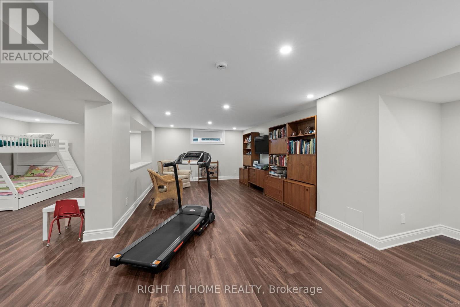 3 Bed, 3 Bath House for Sale in Ottawa – 85 BRIGHTSIDE AVENUE, Ottawa – MLS# X13614292 - Image 35
