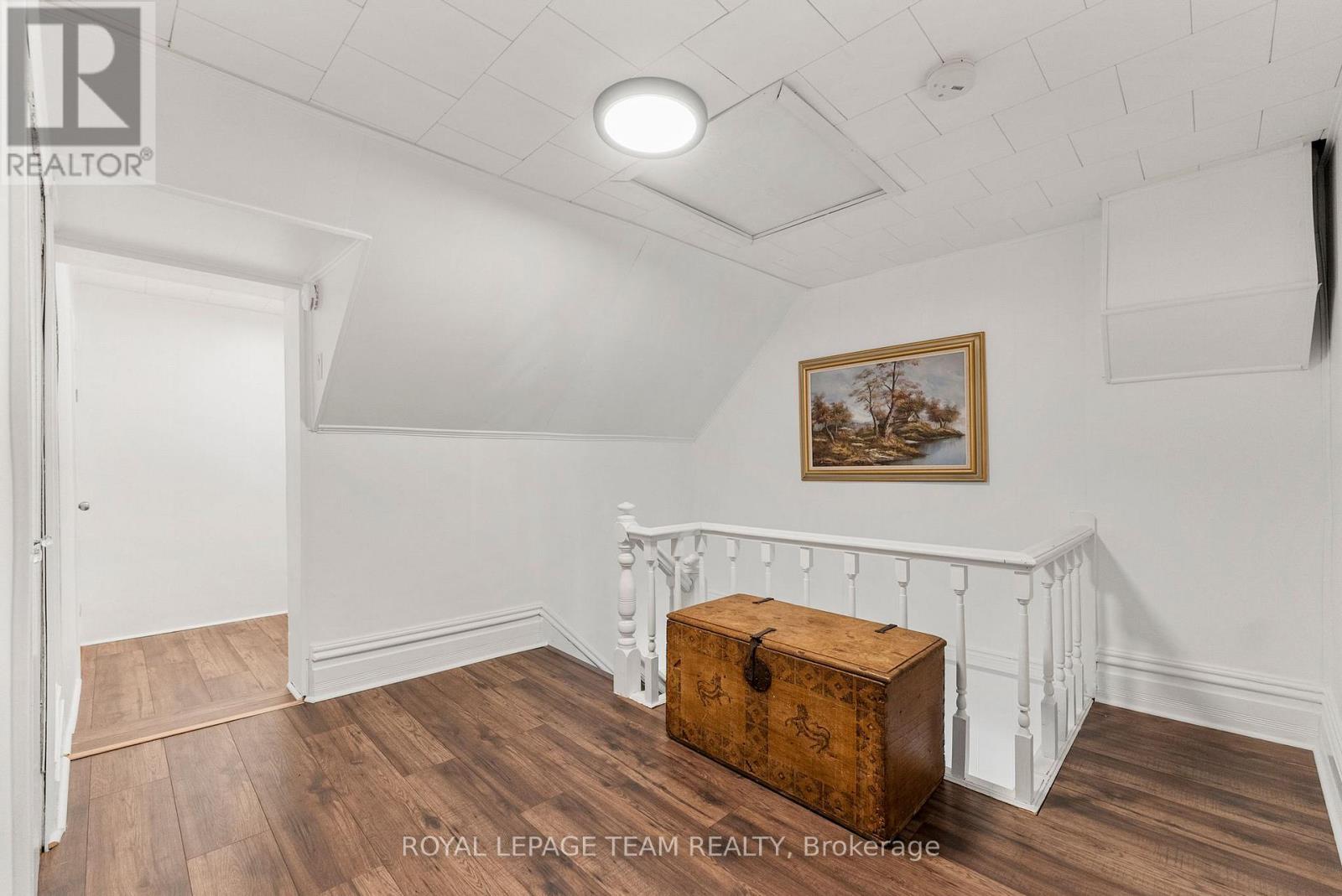 145 MUNROE AVENUE W - Image 21