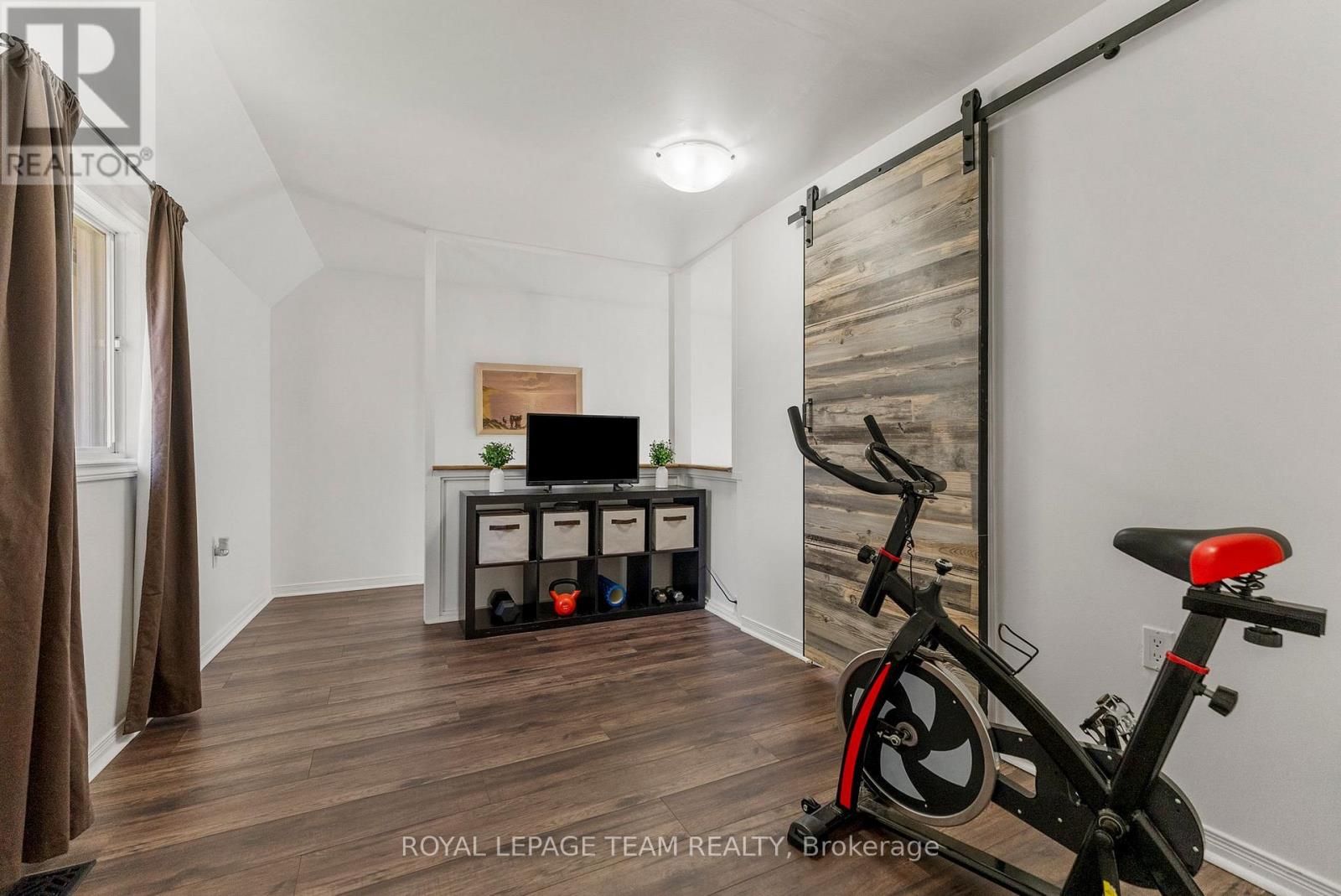 145 MUNROE AVENUE W - Image 31