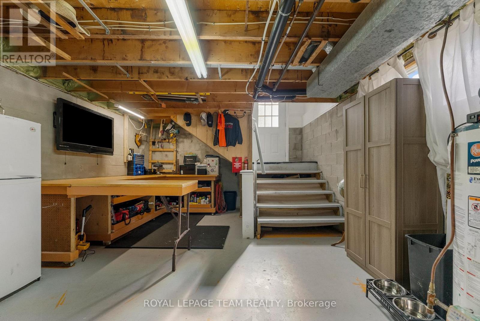 145 MUNROE AVENUE W - Image 33