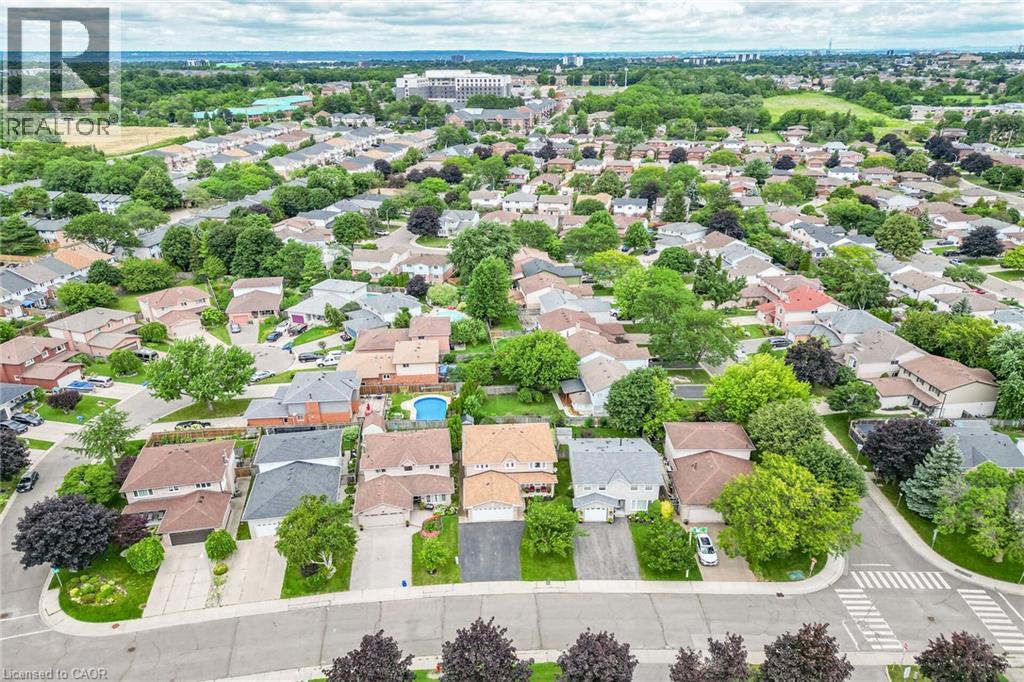43 BONAPARTE Way - 38