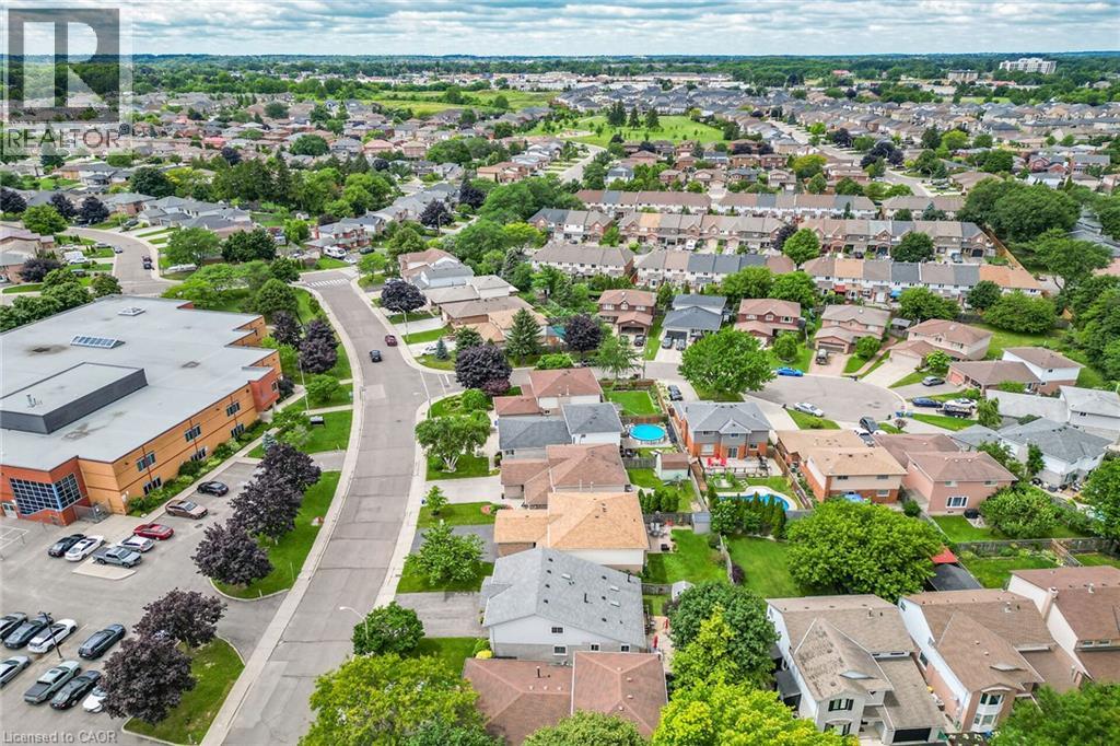 43 BONAPARTE Way - 40