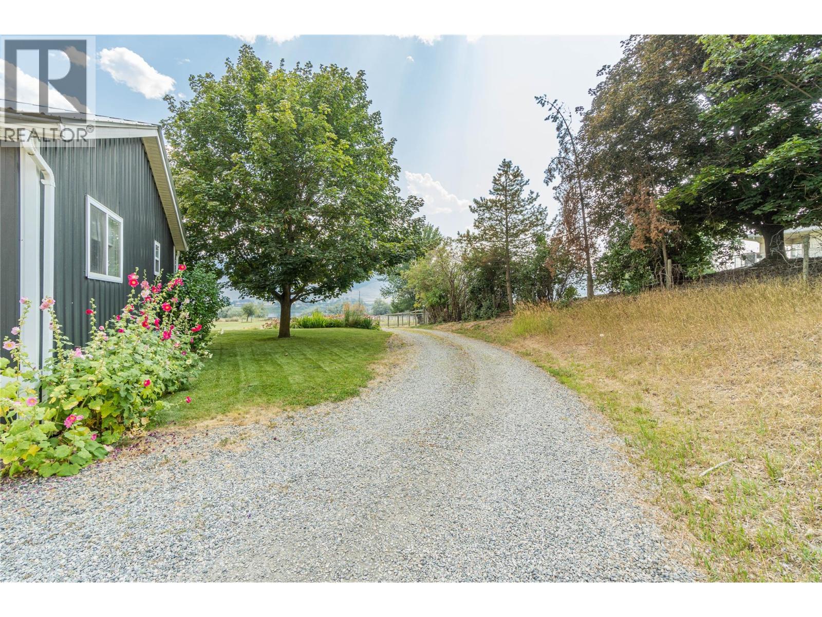 3227 Shuswap Road - 27