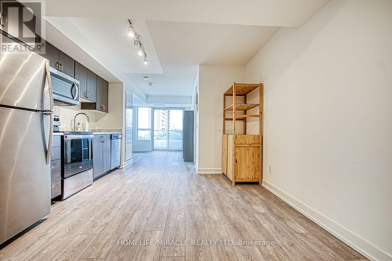 #402 10 WILBY CRESCENT - 1