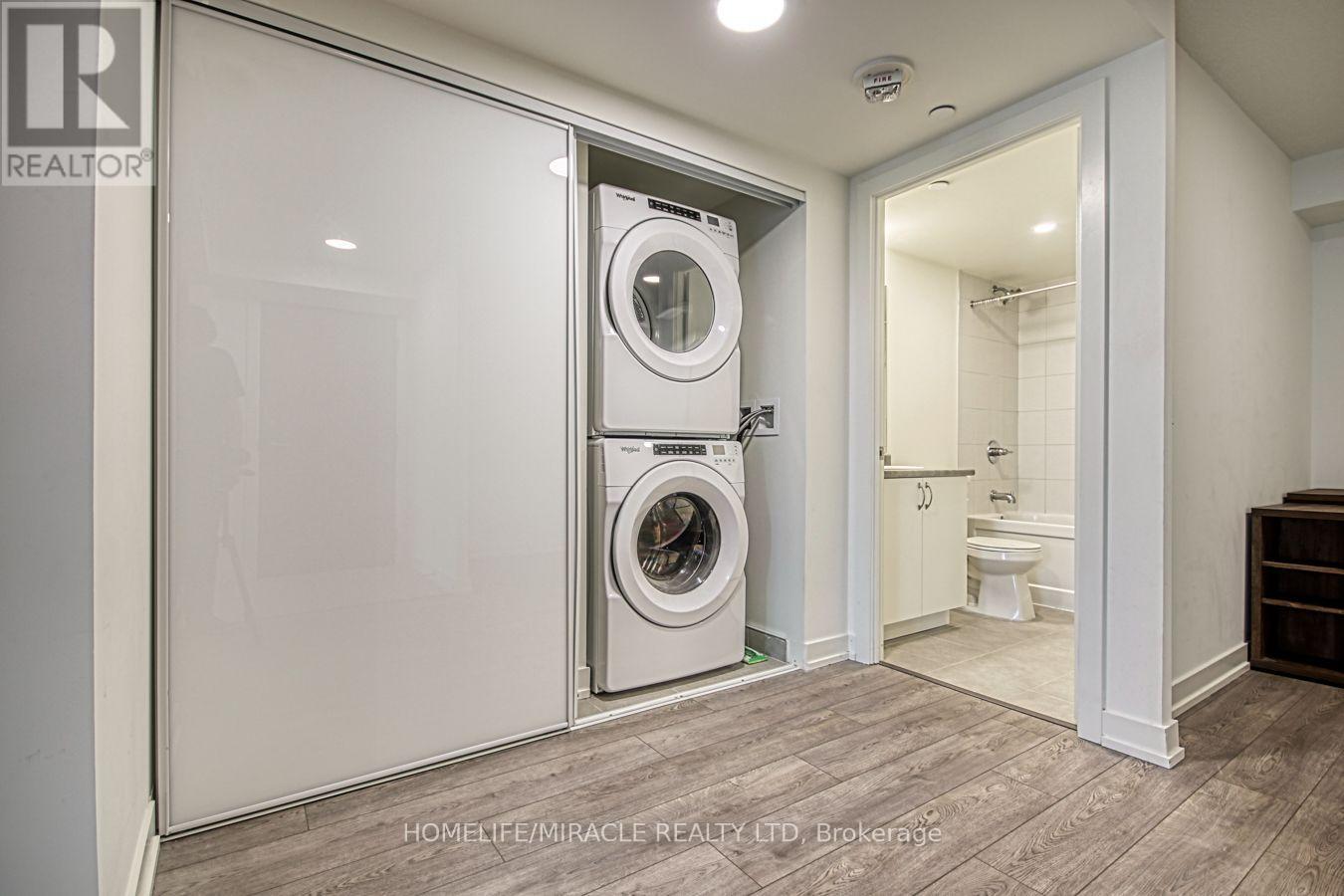 #402 10 WILBY CRESCENT - 12
