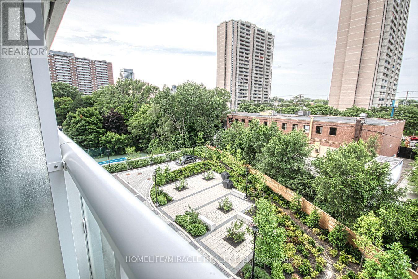 #402 10 WILBY CRESCENT - 17