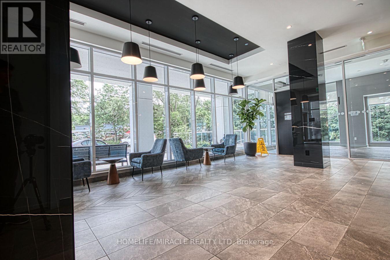 #402 10 WILBY CRESCENT - 26