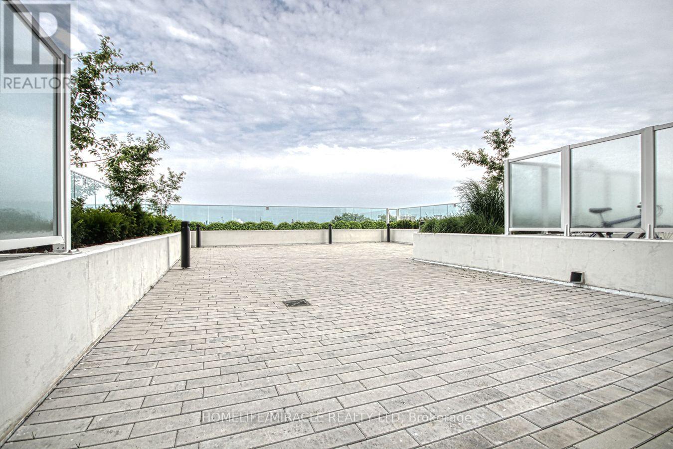#402 10 WILBY CRESCENT - 28