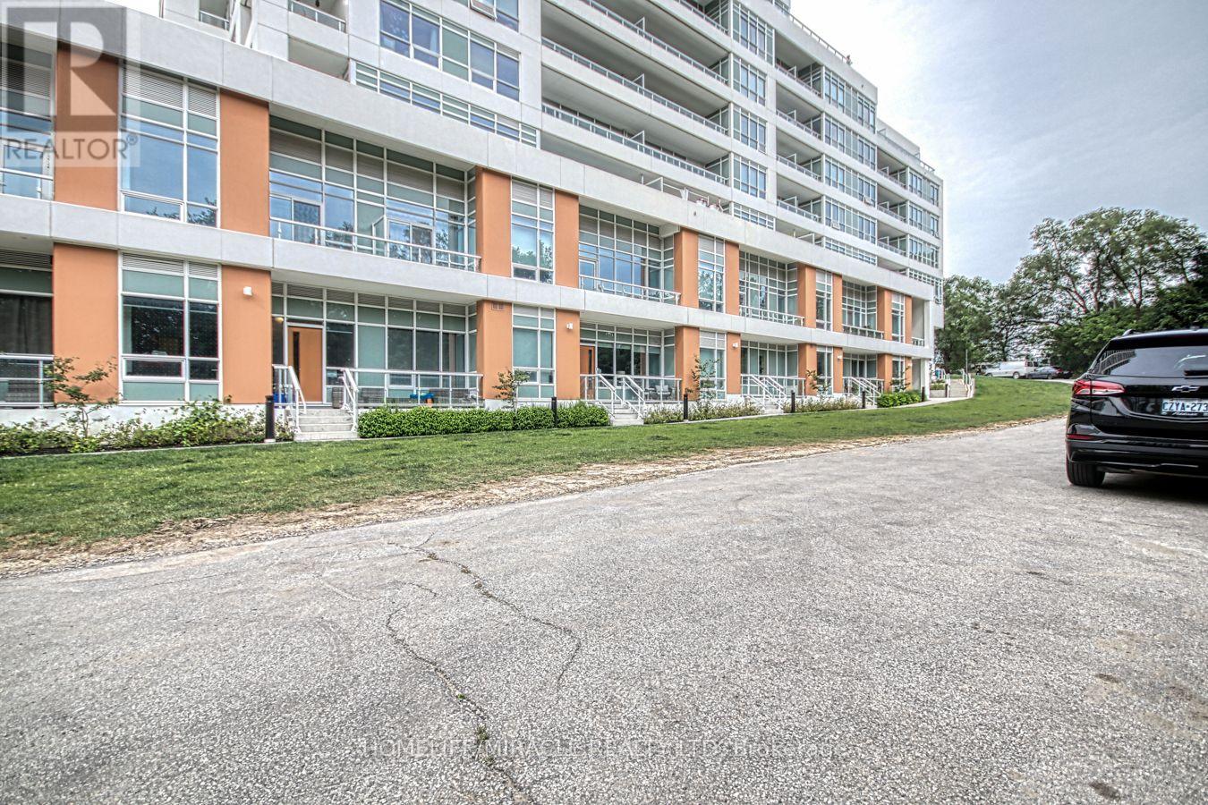 #402 10 WILBY CRESCENT - 31
